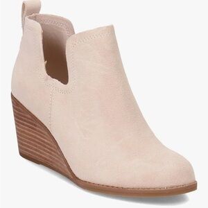 NWT Toms Women’s Kallie Wedge Bootie in Sahara Suede, Size 7.5